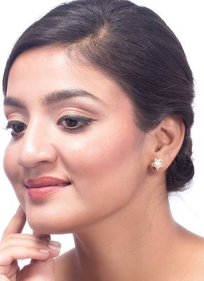 Pearl Adorned Dainty Star Earrings 4
