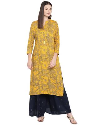 Ishin Women's Navy Blue Printed Flared Palazzos 2