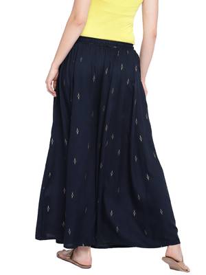 Ishin Women's Navy Blue Printed Flared Palazzos 4