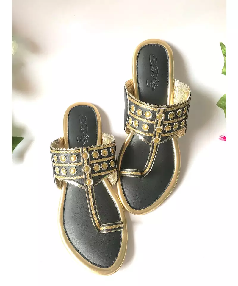 Mystic Black Gold Filigree Kolapuri