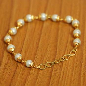 White Pearl Bracelets 2