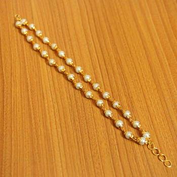 White Pearl Bracelets 1