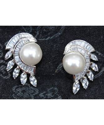 Baguette Diamond Lined Pearl Stud Earrings 1