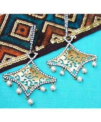 Curved Golden Dangler Earrings 1