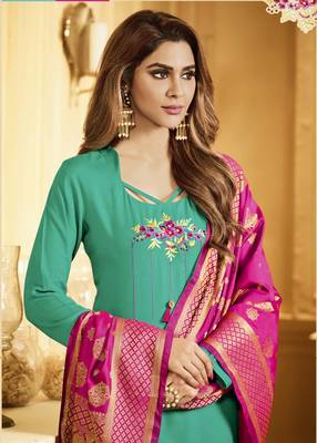 Green embroidered cotton salwar with dupatta 2