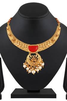 Attractive Leaf Design Gold Plated Lct Stone Choker Necklace Set For Women