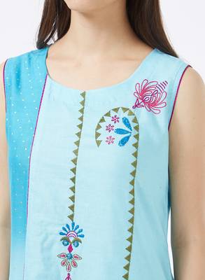 Blue embroidered cotton kurti 5