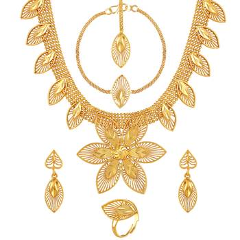 Pretty Leaf Shape Gold Plated Choker Style Necklace Set With Mangtikka For Women 2