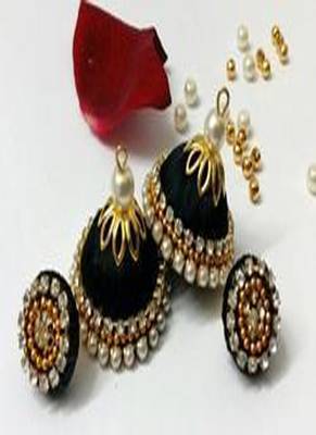 Black earrings 1