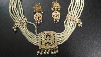 Beaded Choker Jadau Work Flower Design Necklace Set with Earrings for Women 3