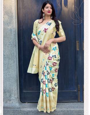 Off white woven silk blend saree with blouse 1