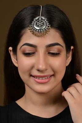 German Silver Flower Chaand Maangtikka 1