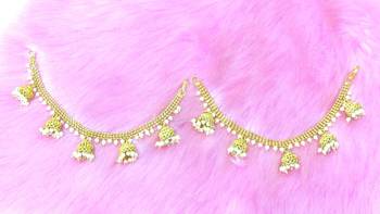 Gold earrings 1