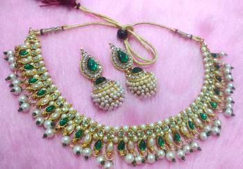 Green necklace sets 1