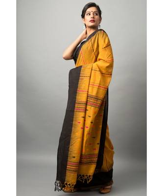 Khadi cotton saree with stunning swan & fish motifs 2