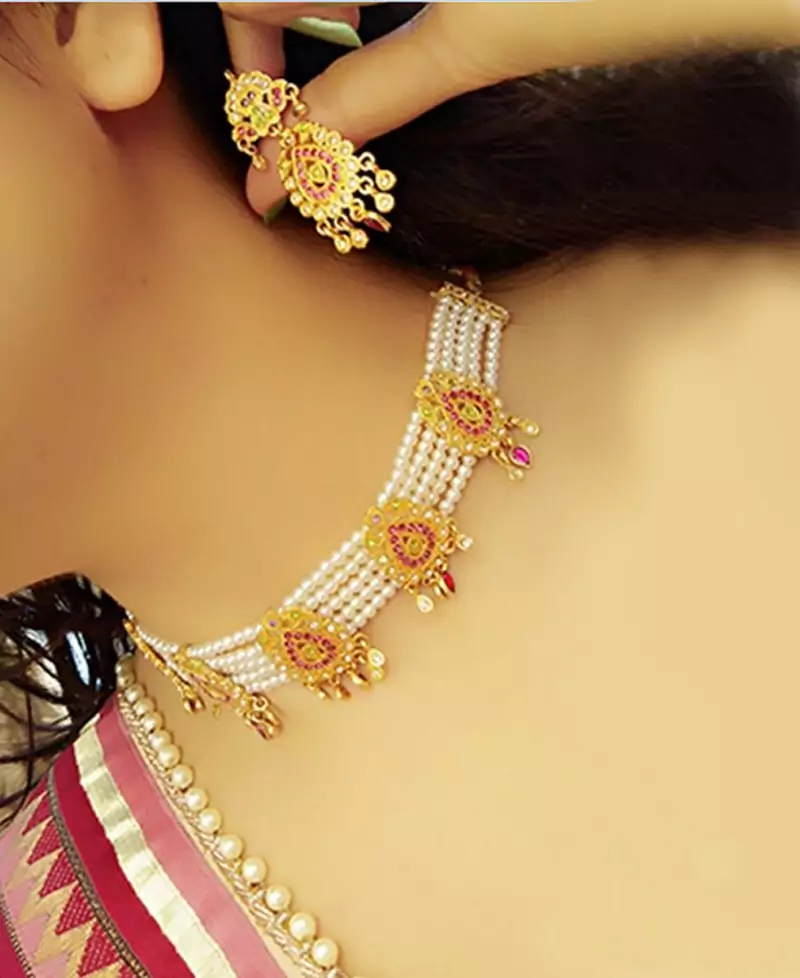 Multicolor necklaces