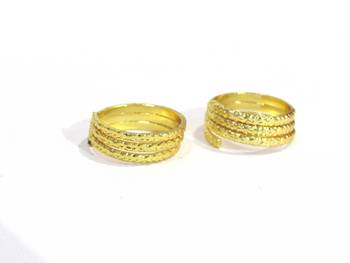 Gold cubic zirconia toe rings 1