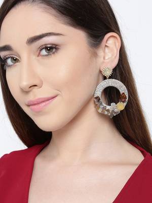 Gold earrings 1