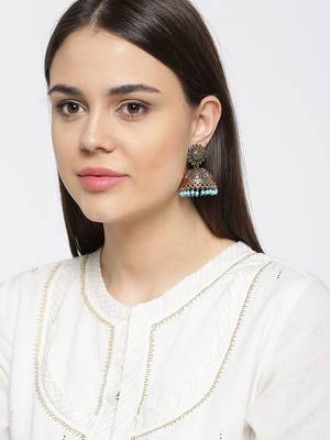 Gold earrings 1