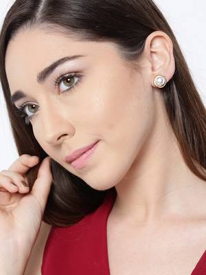 Gold earrings 2