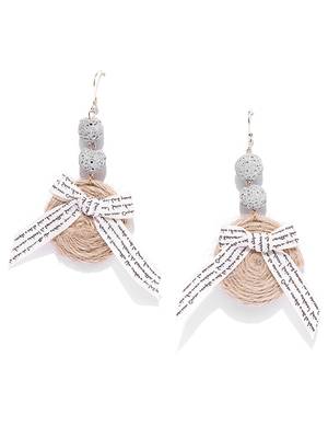 Beige earrings 3