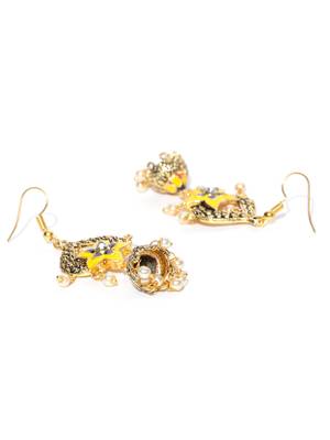 Gold earrings 3