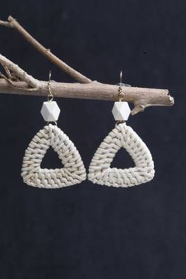 Beige earrings 1