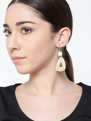 Beige earrings 2