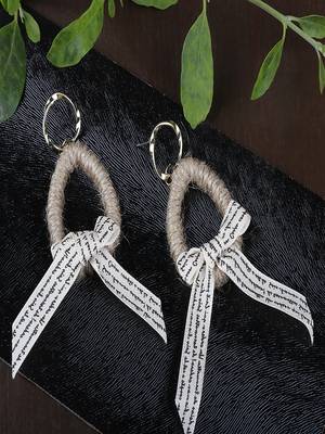 Beige earrings 1
