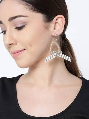 Beige earrings 2