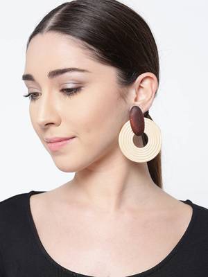 Beige earrings 2