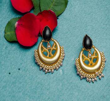 Gold earrings 1