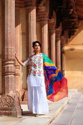 Rose Pink Kurta Set With Multi-Coloured Lehariya Dupatta 4