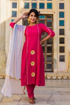 Hot Pink Gotta Work Suit Set With White Dupatta 3