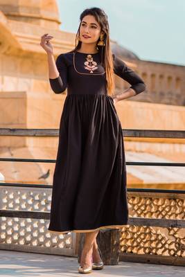 Dusky Black Dress With Pink Dupatta 2