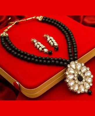 Black necklaces 1