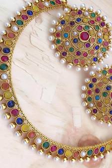 Multicolor necklaces