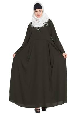 Green embroidered kashibo abaya 1