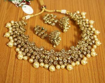 White Pearl Necklace Sets 1