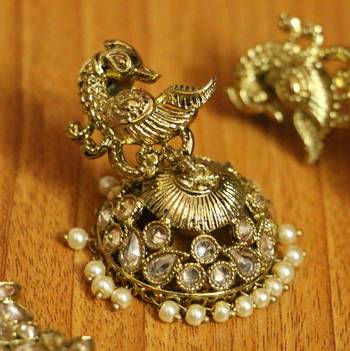 White Pearl Necklace Sets 2