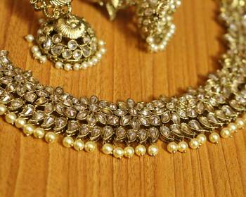 White Pearl Necklace Sets 3
