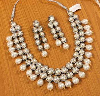 White Pearl Necklace Sets 1