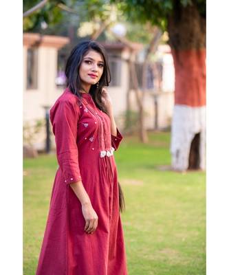 Pomegranate red kurta with pearl embellishment 2
