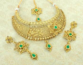 Lalso Beautiful Green Kundan Delicate Choker Neckalce Earring Maangtikka Jewelry Necklace Set - LDCN08_GR 2