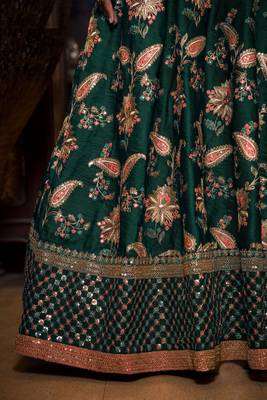 Dazzling Dark Green Dori Sequins And Thread Embroidered Taffeta Silk Designer Lehenga For Wedding 4