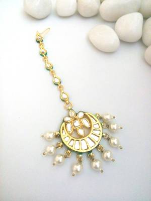 Gold White Kundan With Pearl Maang Tikka 1