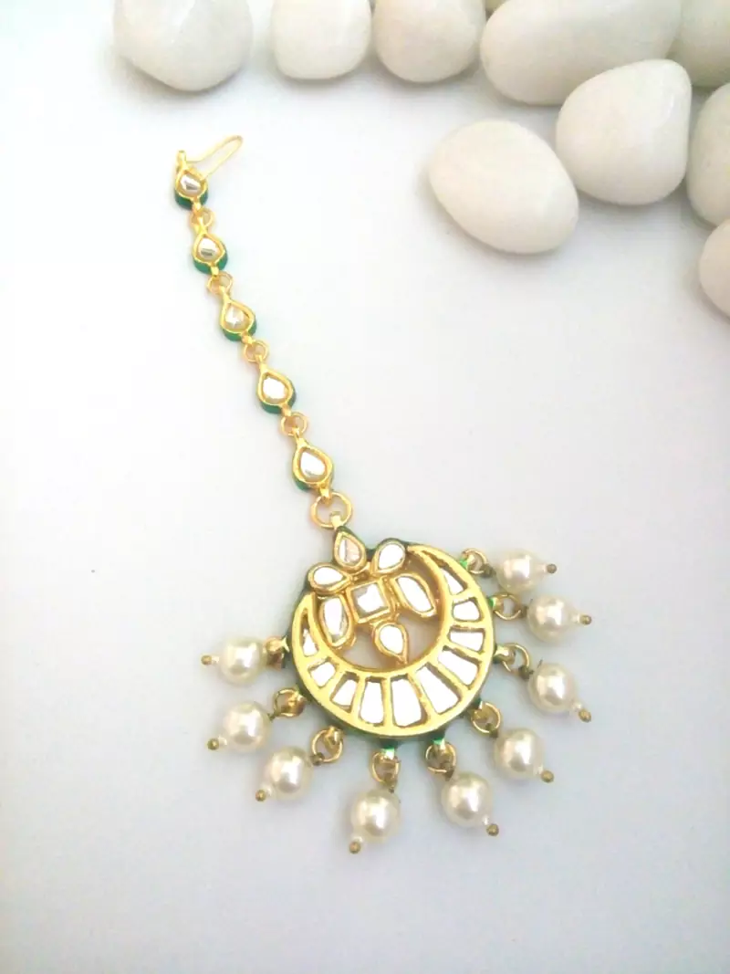 Gold White Kundan With Pearl Maang Tikka