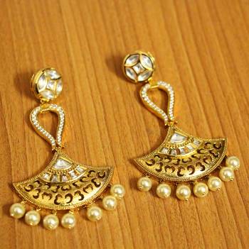 White Pearl Chandbali 1