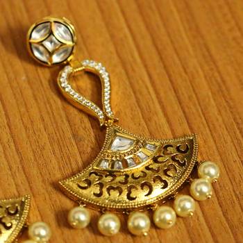 White Pearl Chandbali 2