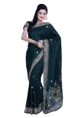Green Embroidered Silk Blend Saree With Blouse 1